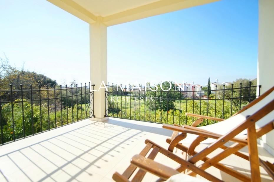 Casa 4 habitaciones 527 m² Konia, Chipre