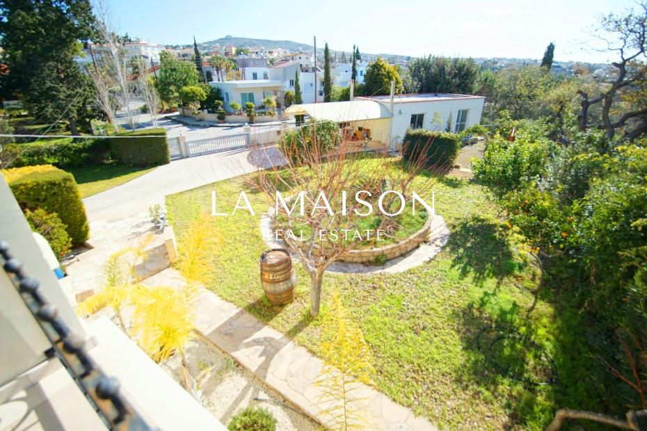 Dom 4 pokoi 527 m² Konia, Cyprus