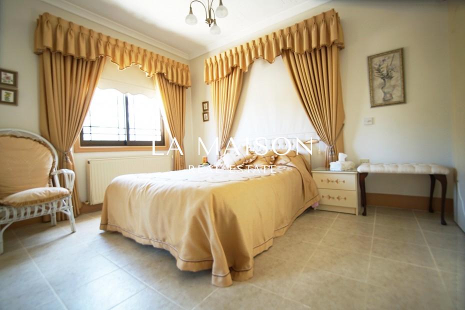Dom 5 pokojów 500 m² Tala, Cyprus