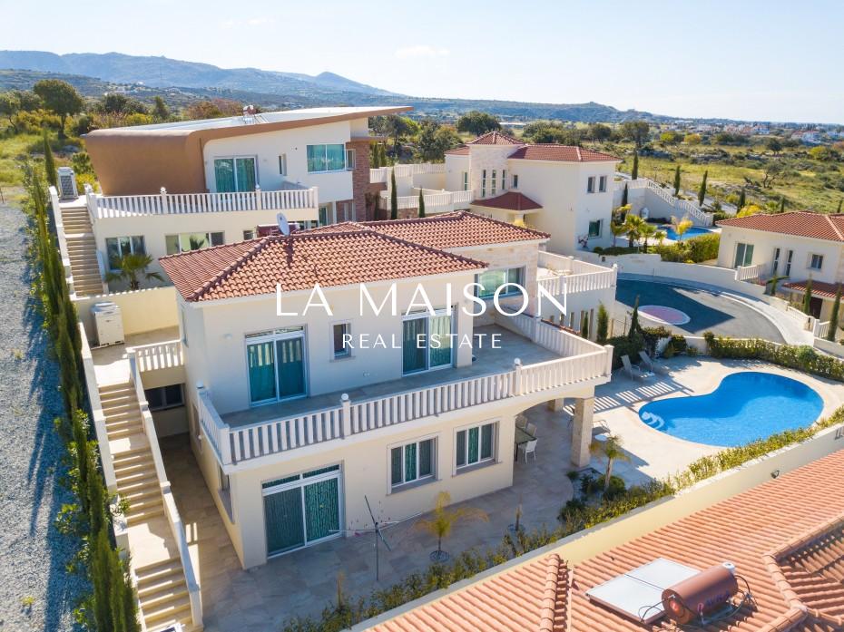 Haus 4 Schlafzimmer 370 m² Kato Arodes, Cyprus
