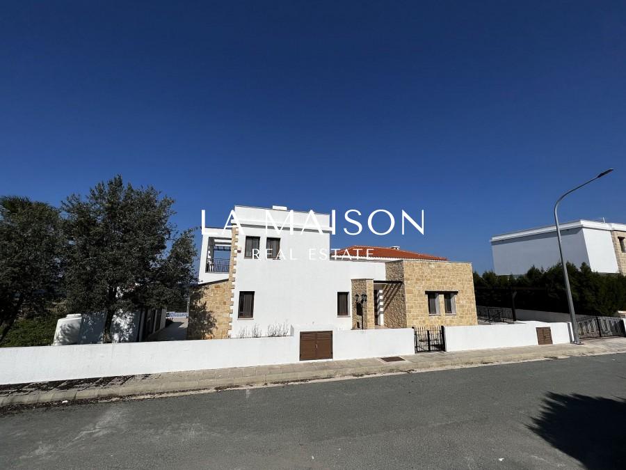 Casa 3 habitaciones 270 m² Neo Chorio, Chipre