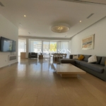 Spacious Entertainer In Quiet And Convenient Location