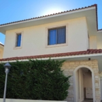 Modern villa with private pool in a great location!