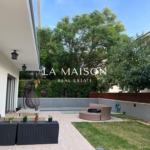 Spacious Entertainer In Quiet And Convenient Location