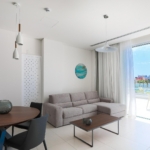 Charming & Cozy With Amazing Views