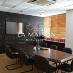 Contemporary Chic Office in Kennedy Avenue