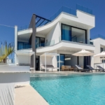 Cutting Edge Luxury Designer Beachfront House